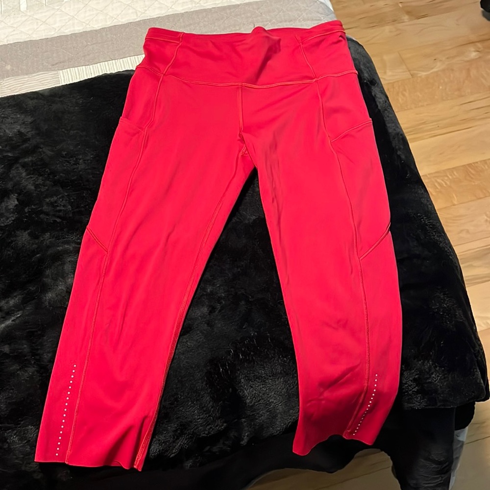 Lululemon capris size 8